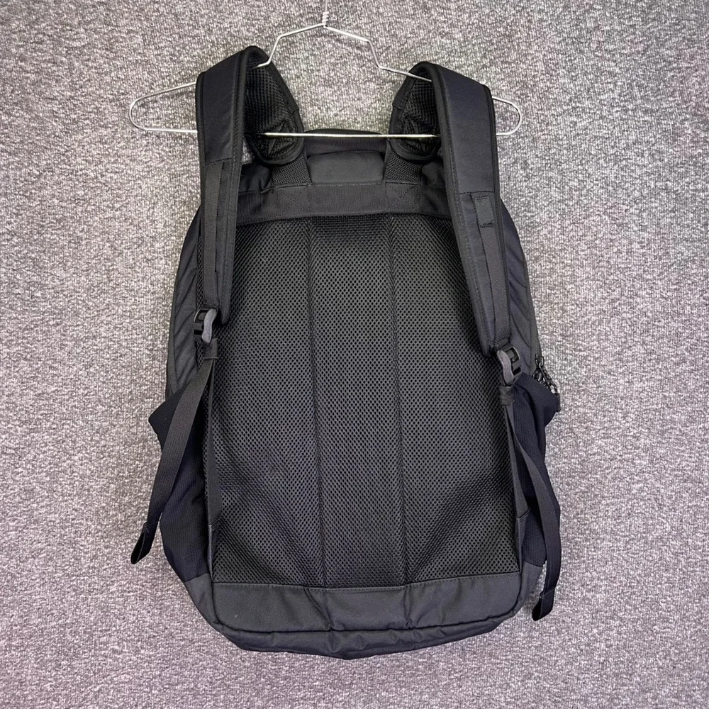 Timbuk2 backpack features
